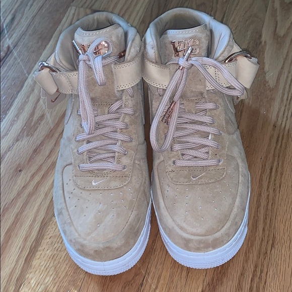 Victor Cruz Air Force 1s - Picture 1 of 4